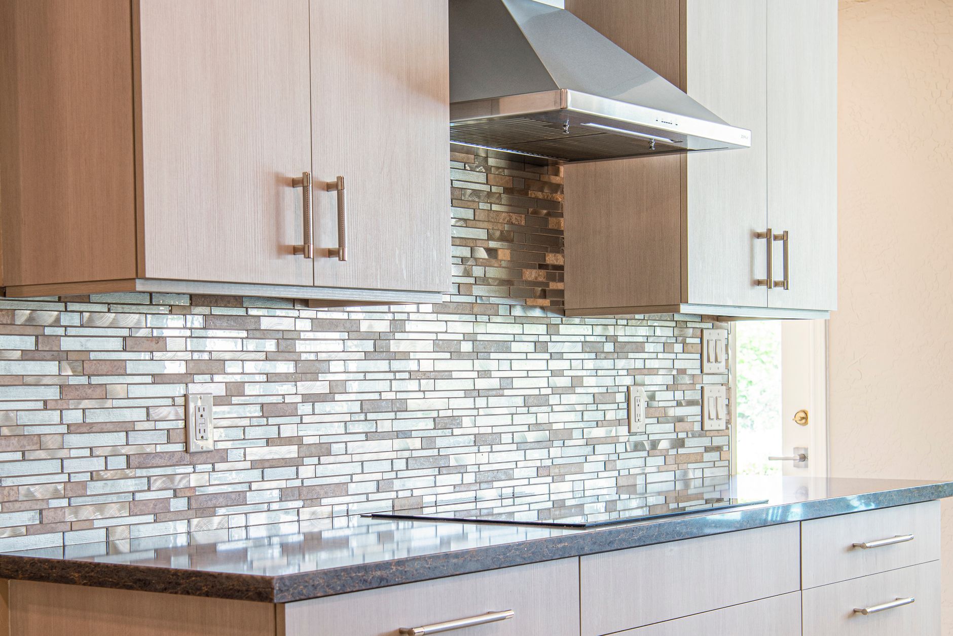 Popular Types of Stone Backsplash Materials