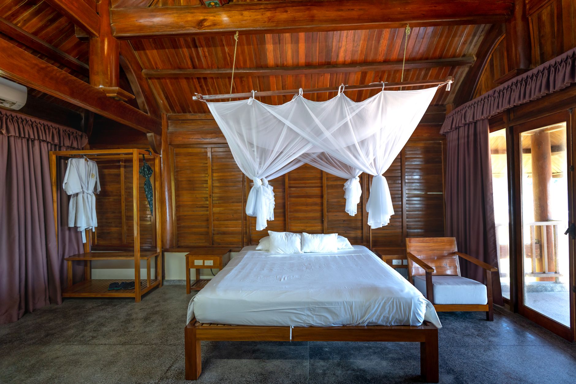  Canopy Bed