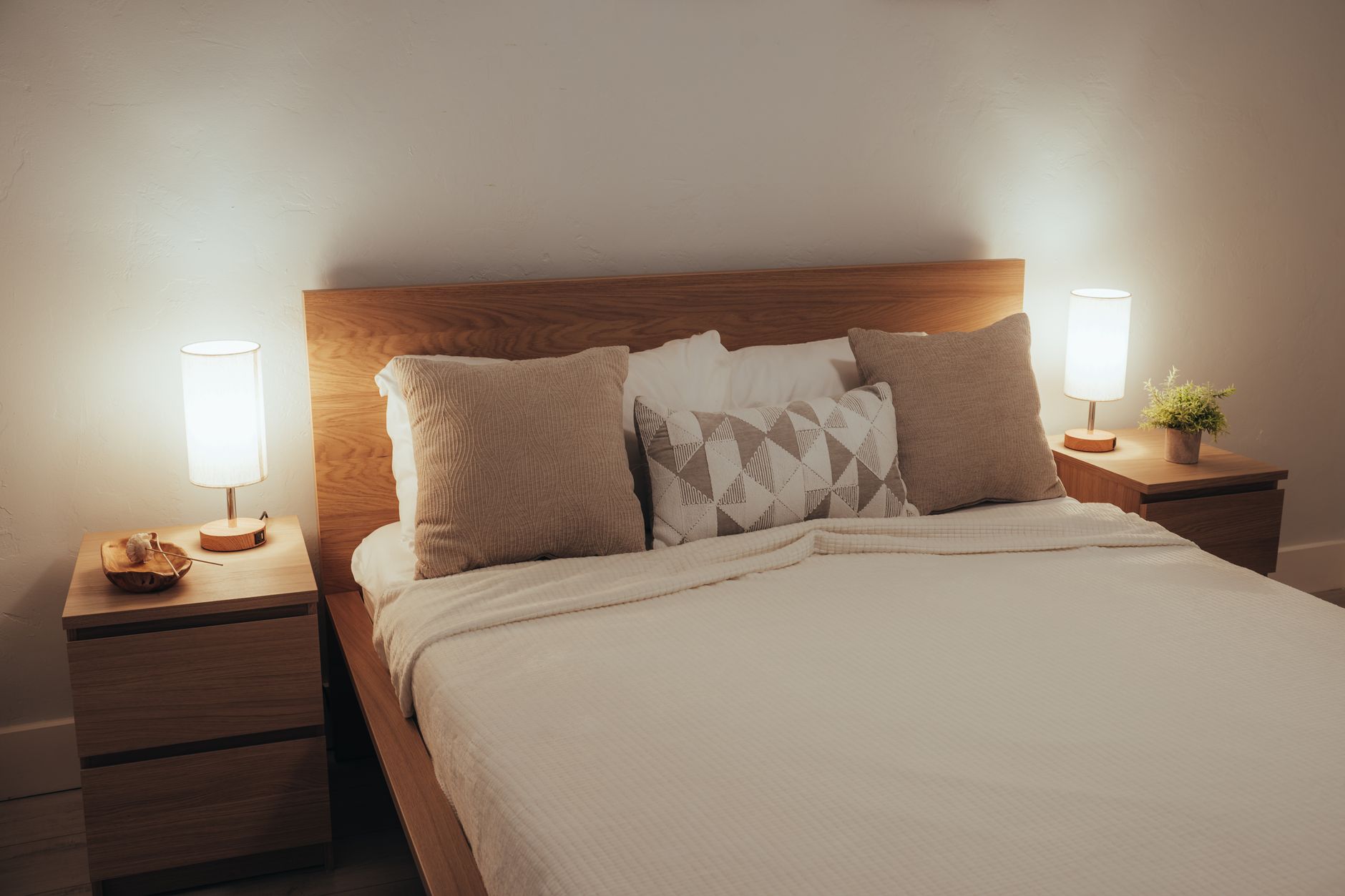 Bassett Furniture Blaire Table Lamp Buying Guide