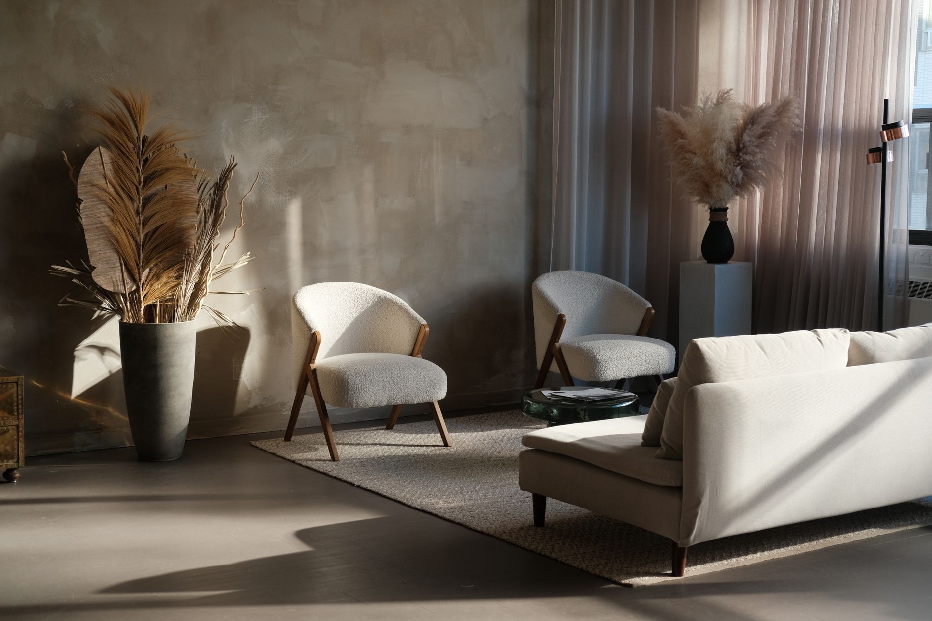 elegant japandi interior with pampas grass decor