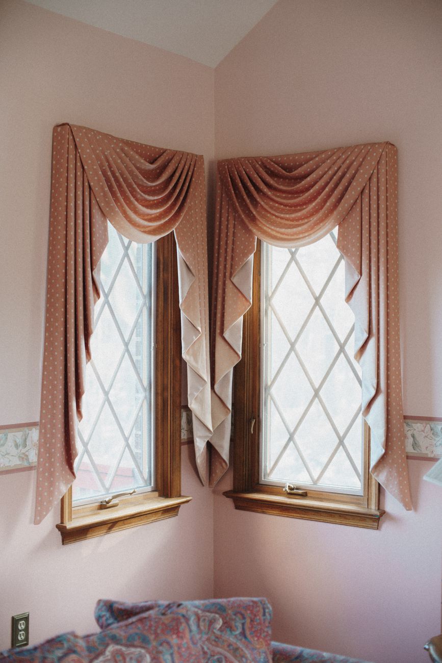 gray window curtains