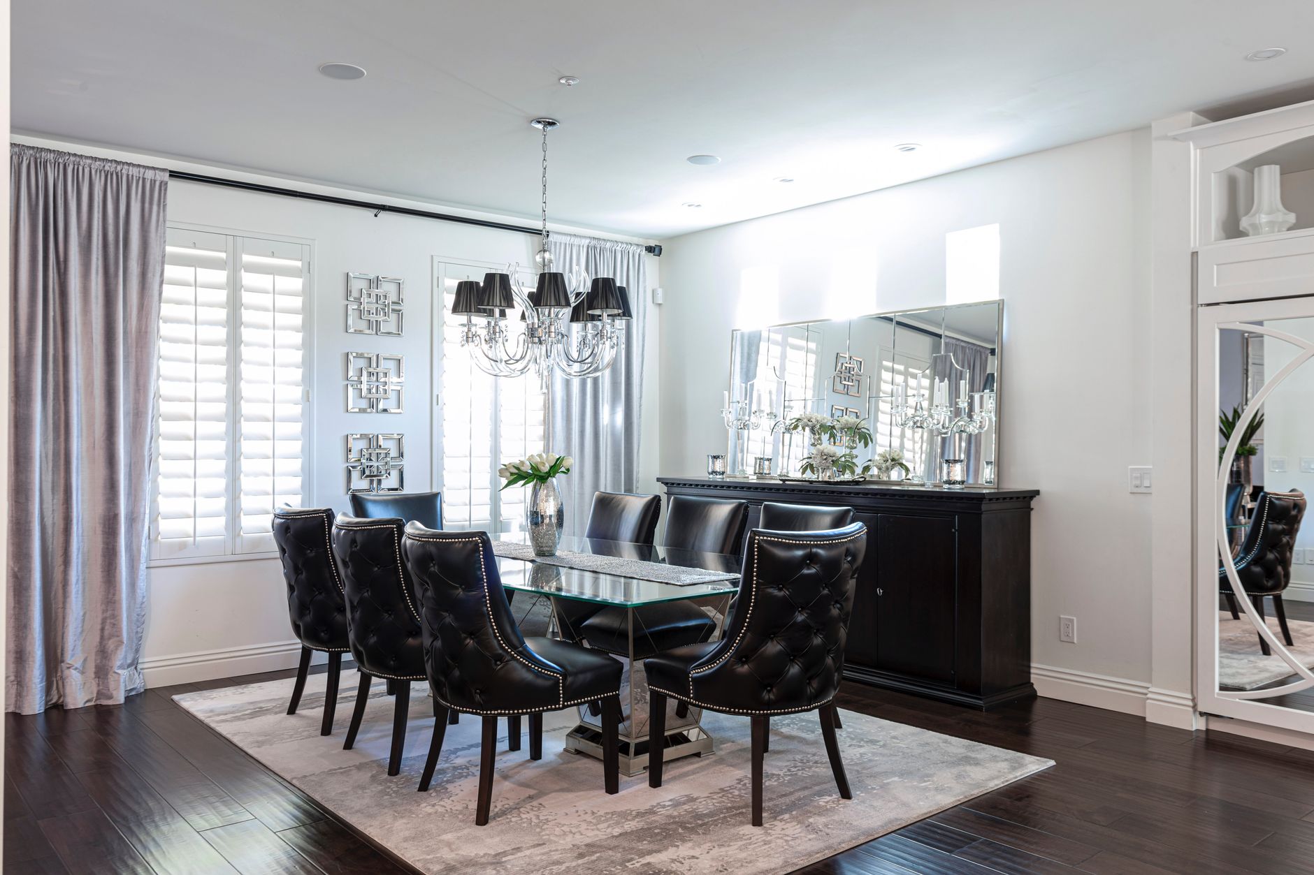 modern luxurious dining room