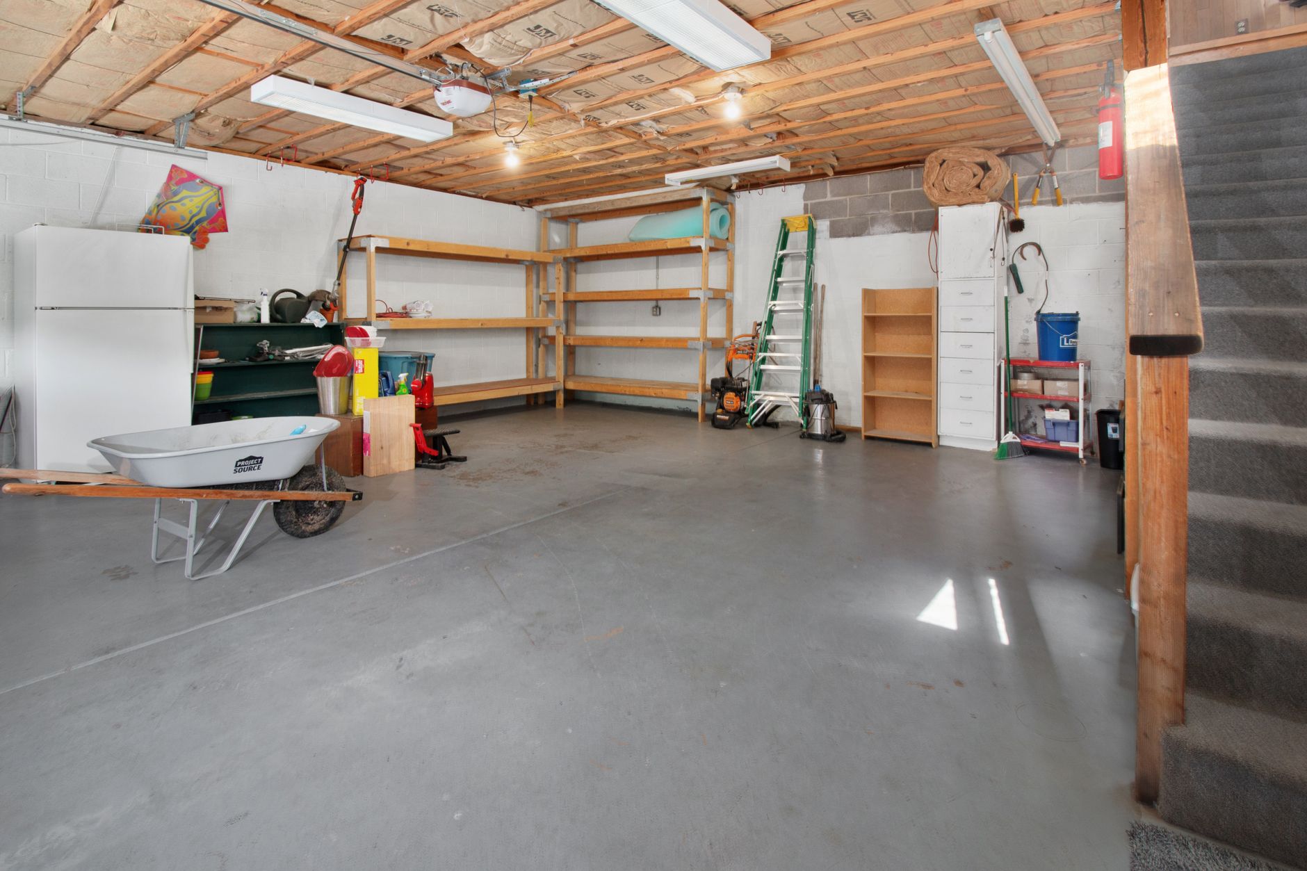 Double-story workshop with storage area