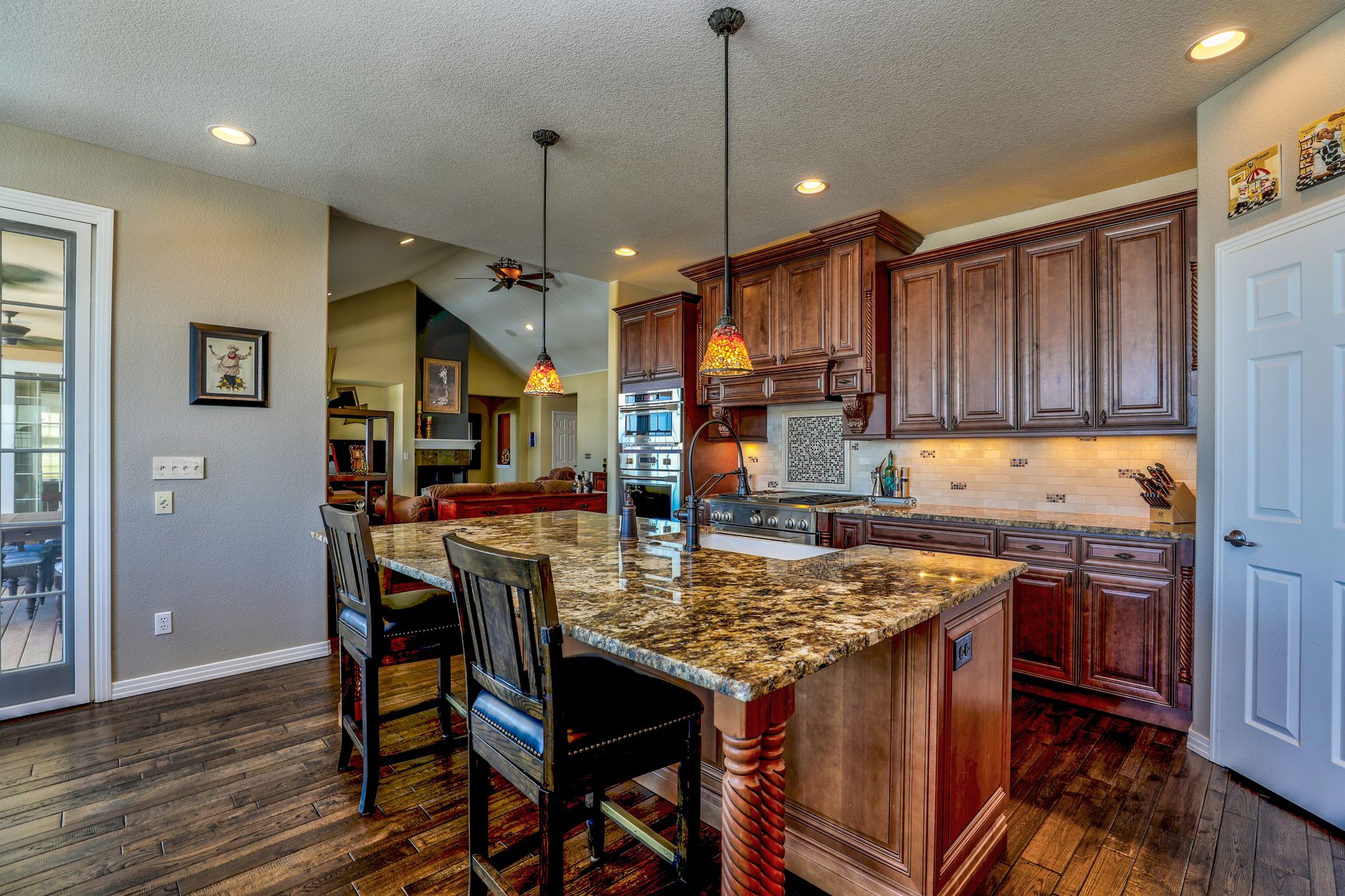 Traditional Kitchen Island