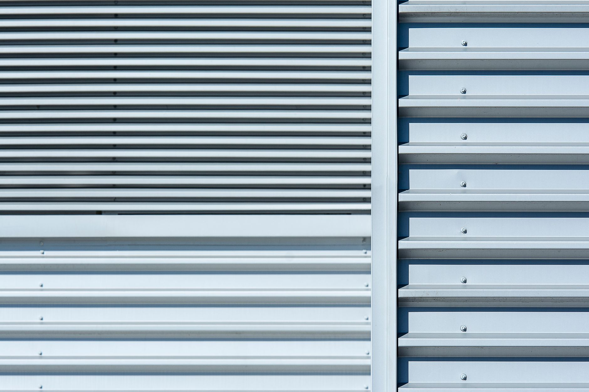wall made of corrugated iron