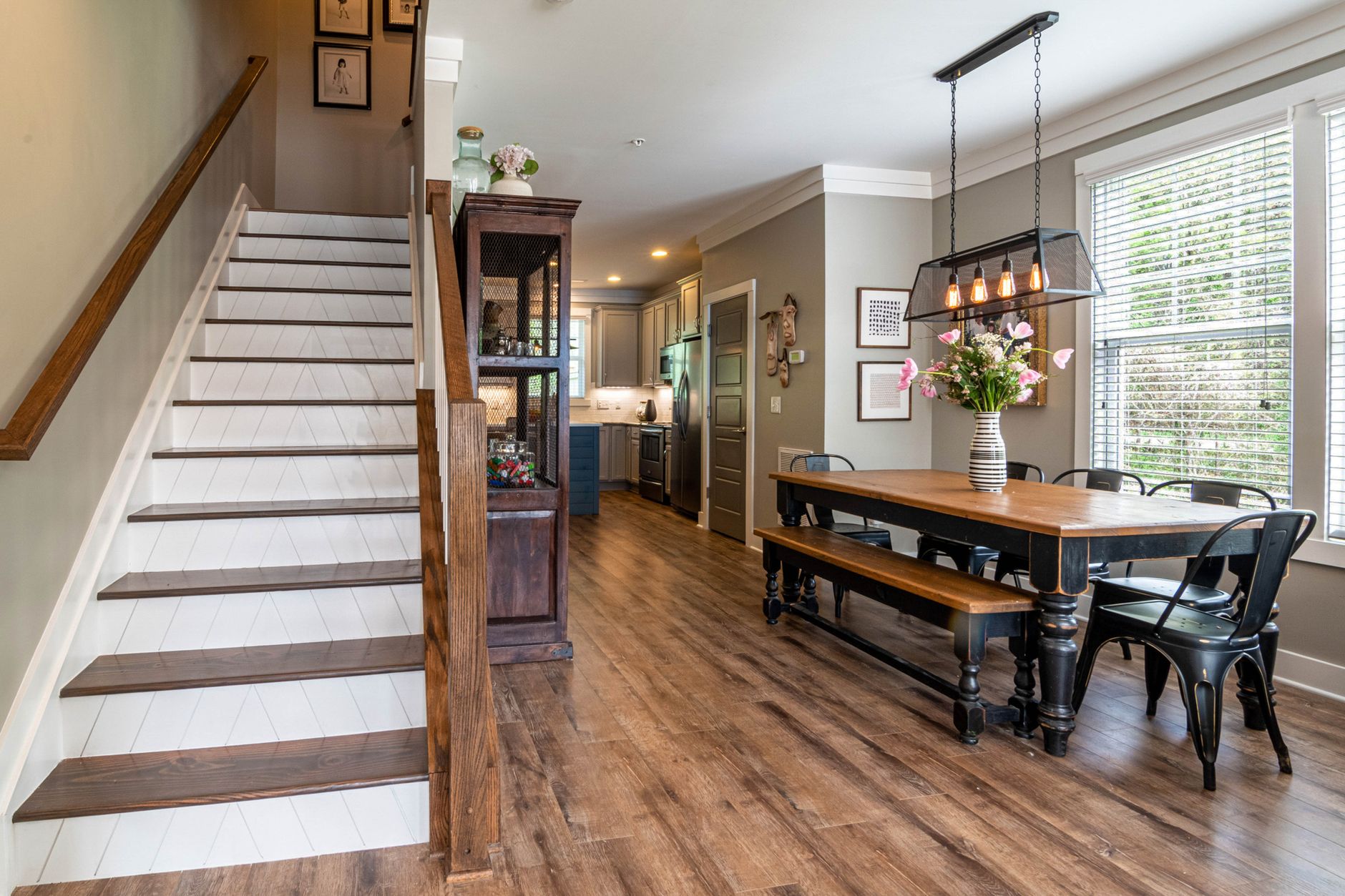 Straight Stairs