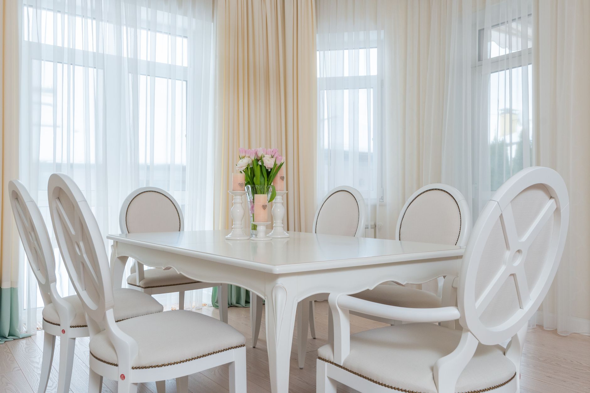 Modern Dining Room Decor