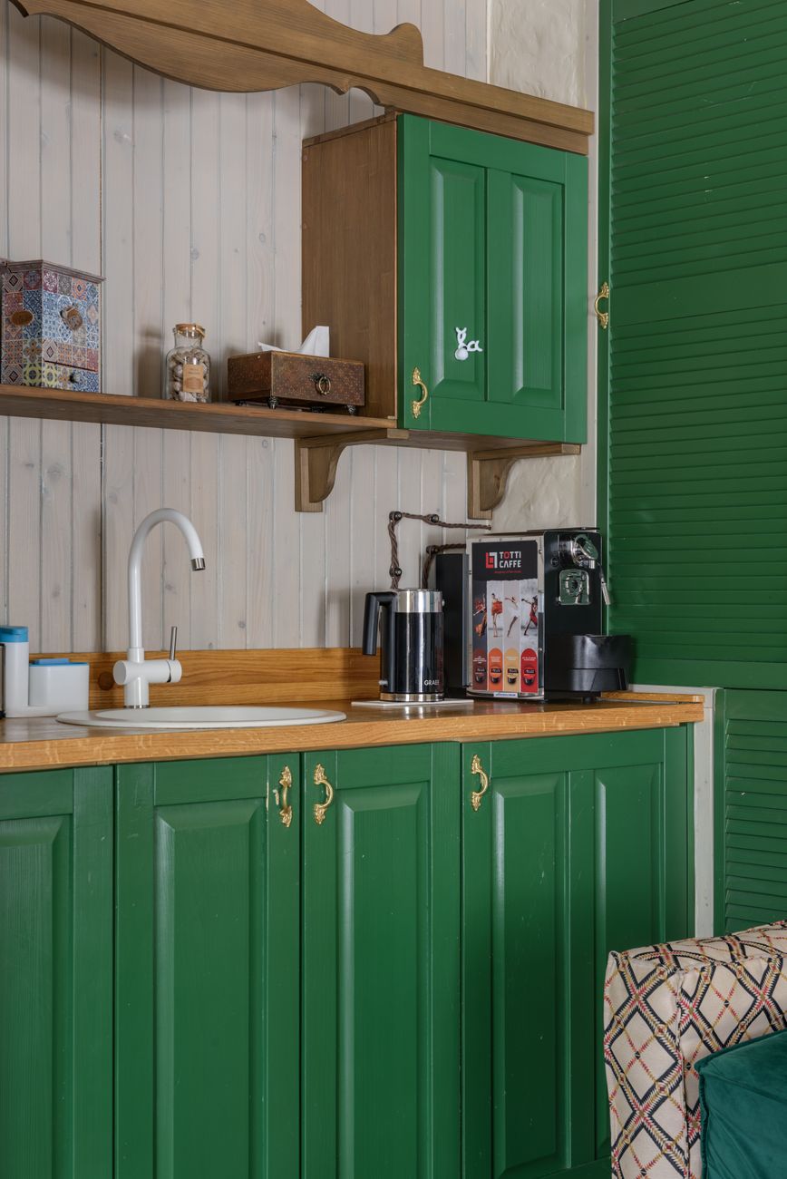 Green Kitchen Cabinets