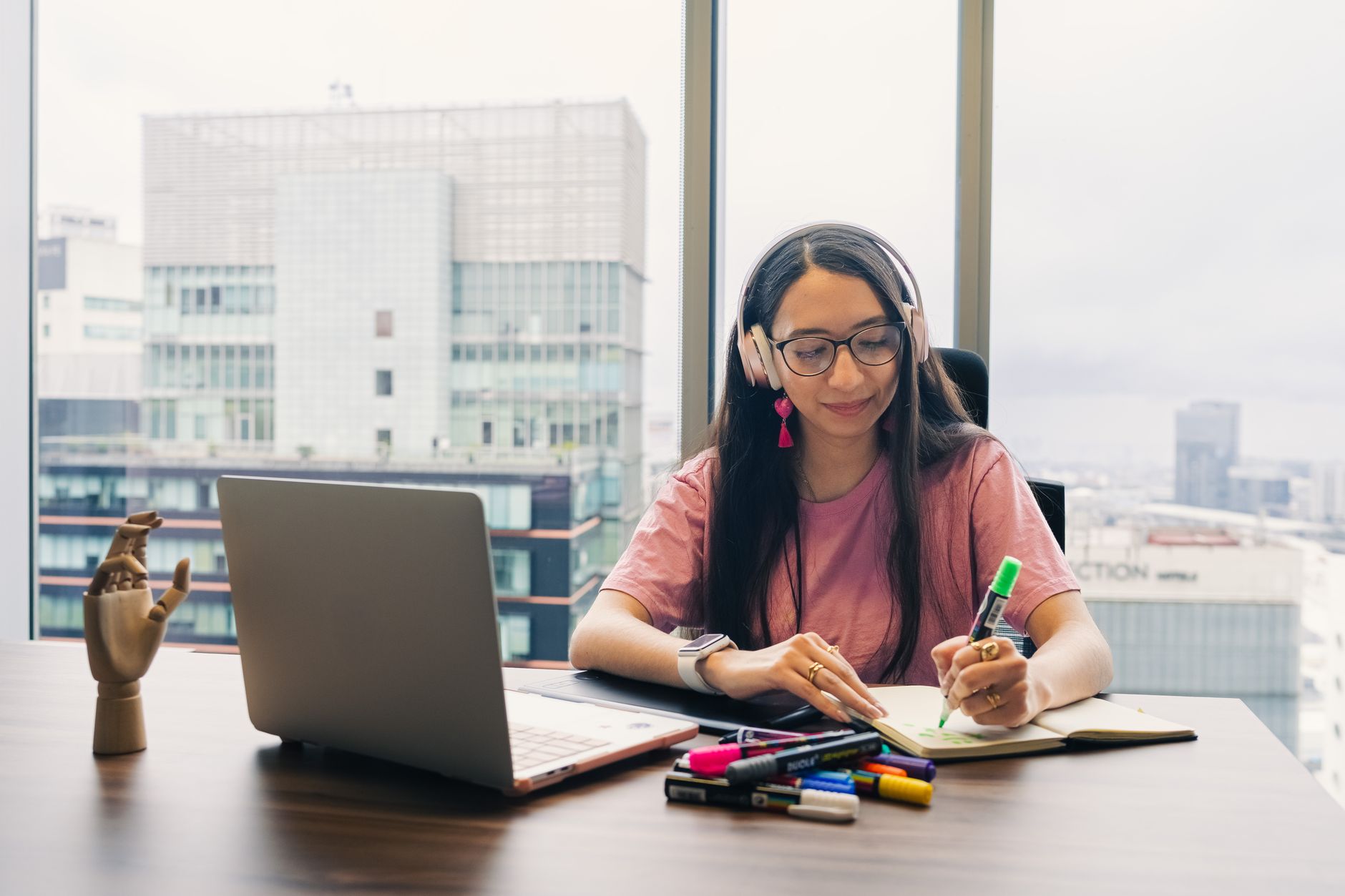Create a Distraction-Free Desk Surface